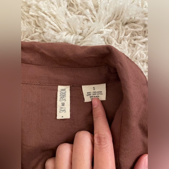 NEW Sky & Sparrow Brown Romper Mini Button Up Romper Size Small - Picture 3 of 4